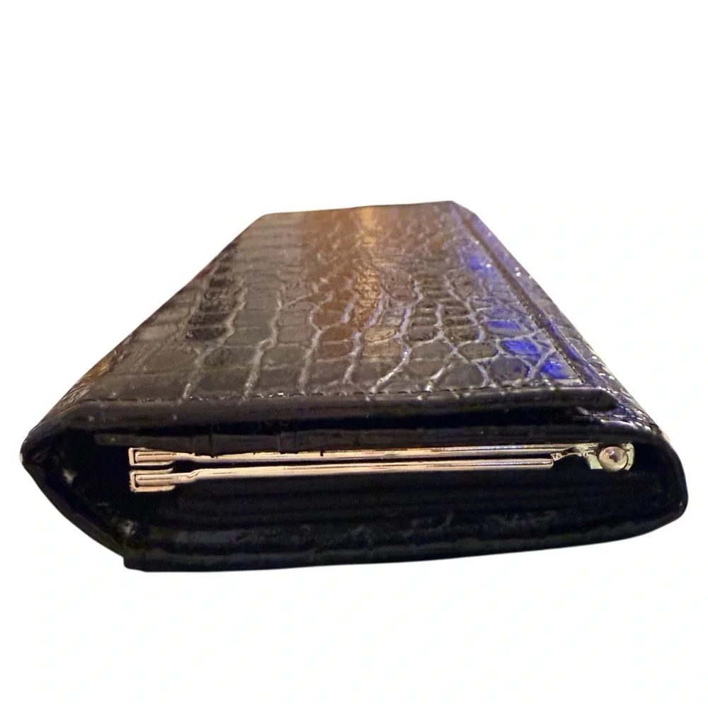 Metropolitan Croc Embossed Bifold Kiss Lock Wallet Clutch Black Vegan Leather